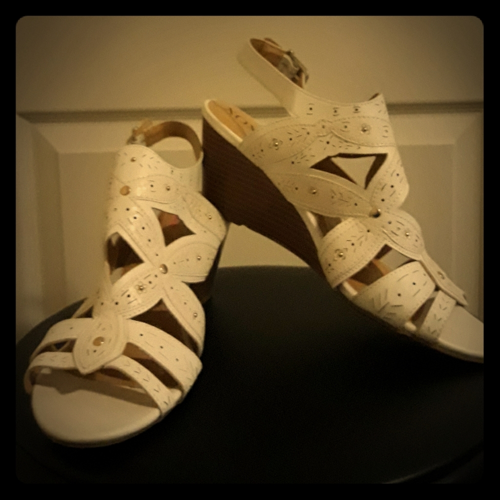 Wedge sandals